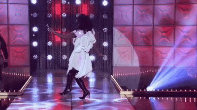 Monique Heart Dancing.gif
