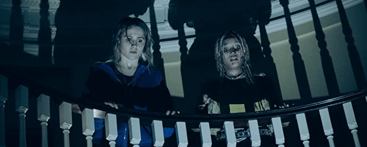 Bodies Bodies Bodies (2022) - Maria Bakalova, Amandla Stenberg