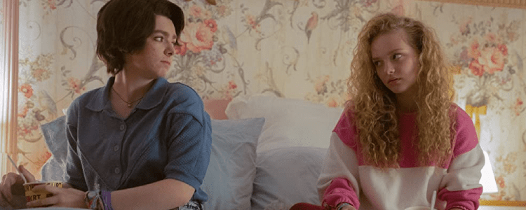 My Best Friend's Exorcism (2022) - Elsie Fisher, Amiah Miller